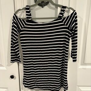 Cable & Gauge Black and White Striped Long Sleeve Top